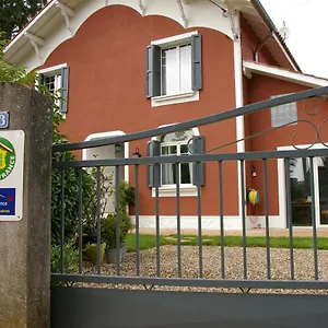 L'oustalet D'anicette Bed & Breakfast